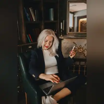 袁梅英